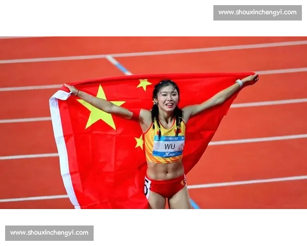 吴艳妮：赛场狂飙破纪录，场外甜飒展豹系魅力