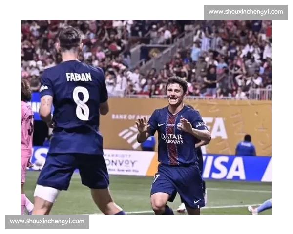 梅西暴怒挥拳维蒂尼亚!世俱杯冲突引爆足坛争议,赛后拥抱上演戏剧性反转