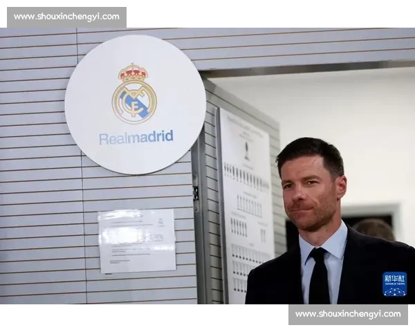 维尼修斯领衔三将抵皇马驻地 阿隆索率队冲刺世俱杯关键战